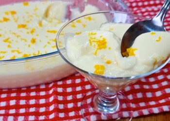 Sobremesa com apenas 3 Ingredientes!  Sem açúcar, sem leite condensado ou creme de leite!