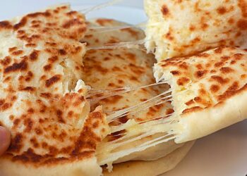 Pão com queijo em 10 minutos! Sem forno! Este é o mais gostoso que já comi!