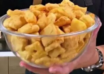 Sempre que minhas filhas pedem salgadinho, faço essa versão saudável, 100% natural e muito gostosa!