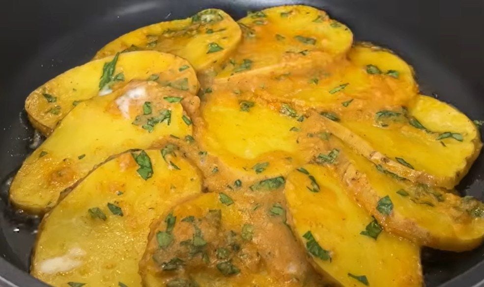 2 batatas e 1 ovo na frigideira! Uma ótima receita da minha bisavó, pronta em 10 minutos! 2 batatas e 1 ovo na frigideira! Uma ótima receita da minha bisavó, pronta em 10 minutos!