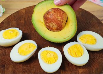 Minha avó espanhola me ensinou uma deliciosa receita de abacate! Café da manhã saudável